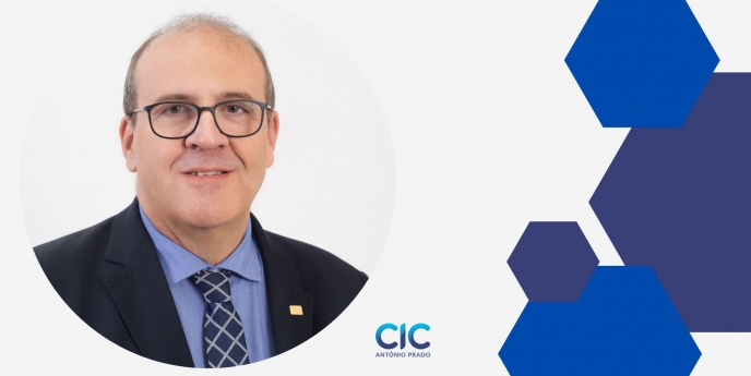 PRESIDENTE DA UNIMED SERRA GACHA PALESTRAR EM REUNIO JANTAR DA CIC